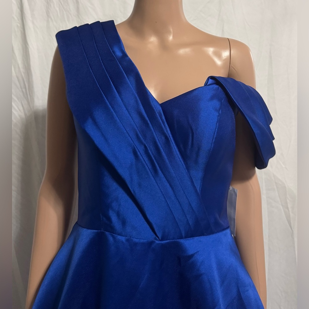 Jovani MC44394 Evenings Gown - Picture 2 of 8